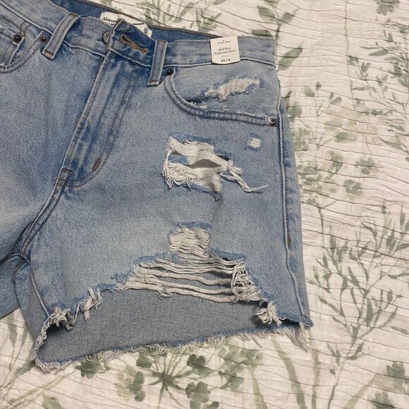 Abercrombie & Fitch | Mid rise boyfriend shorts 25 - Picture 3 of 7